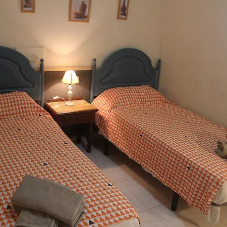 First Line Sun Coast Apartment *